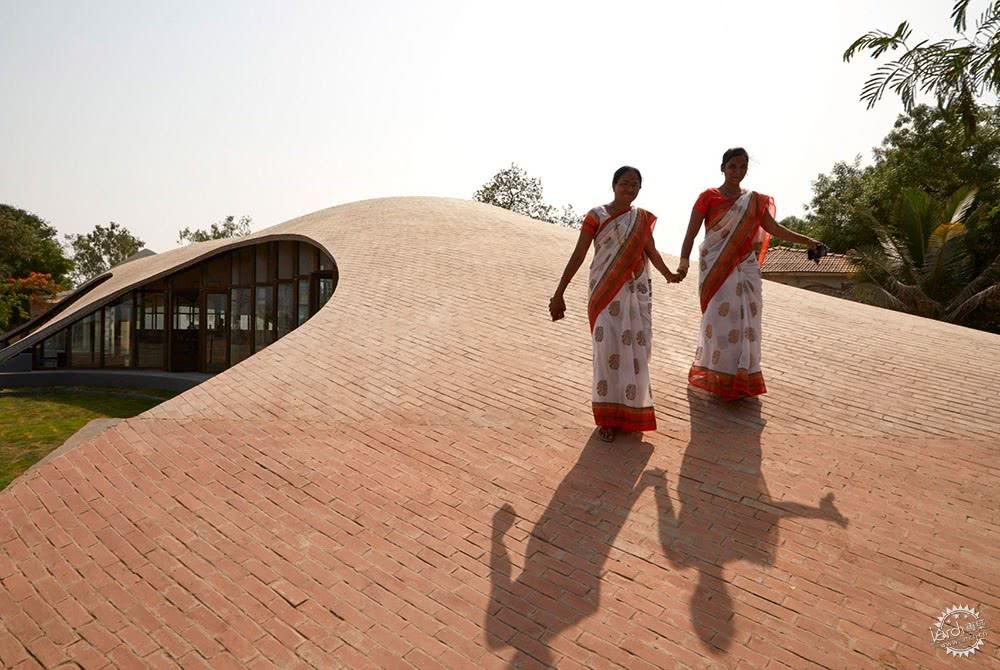 崛地而起的苍穹, 是孩子们知识的海洋