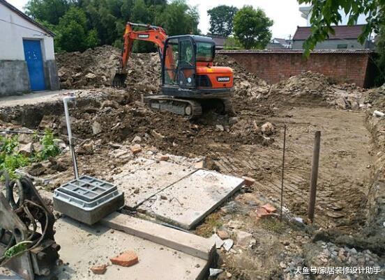 37万建别墅, 趁左右无邻居将地基抬高1米, 被邻居们狂怼做人不厚道