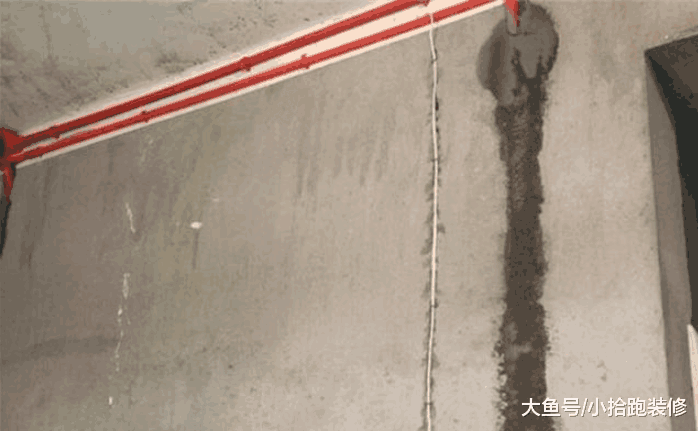 水电验收完, 师傅该不该来加线? 看到现场情况后, 邻居很恼火