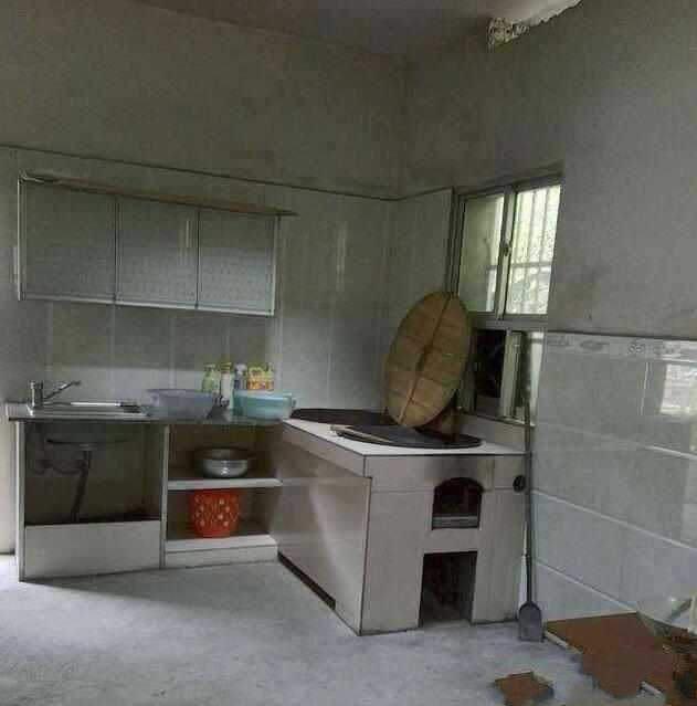 农村男子为准备结婚, 花60万装修别墅, 瞧见厨房网友都纷纷点赞