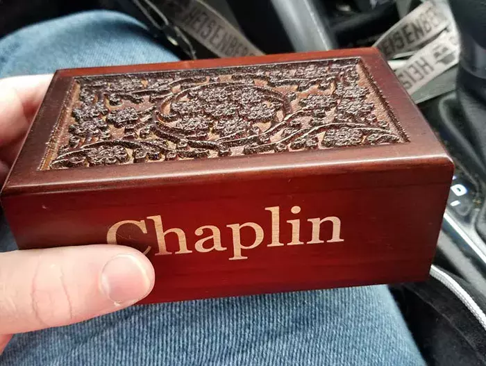 “我先走啦! 留了封信给你, 记得看哦。”