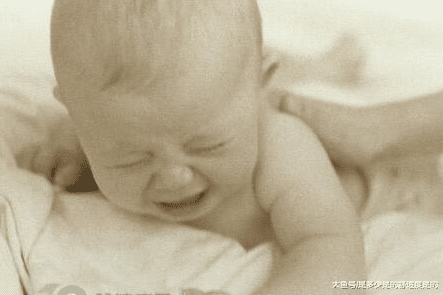 爸妈喜欢用打屁股的方式教育孩子, 你会后悔得