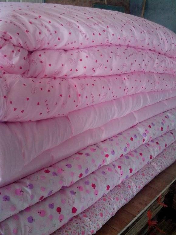 表嫂不愧是干家政的, 棉被从不直接塞衣柜! 这么装, 干净不占地