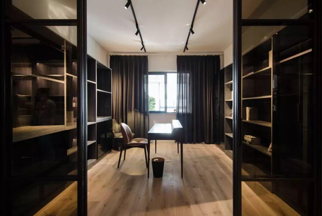 275㎡现代简约, 黑与白的交织, 装修轻奢的档次!