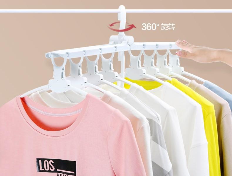 这衣架太牛了, 一个顶8个, 一秒收衣服, 折一下就好!
