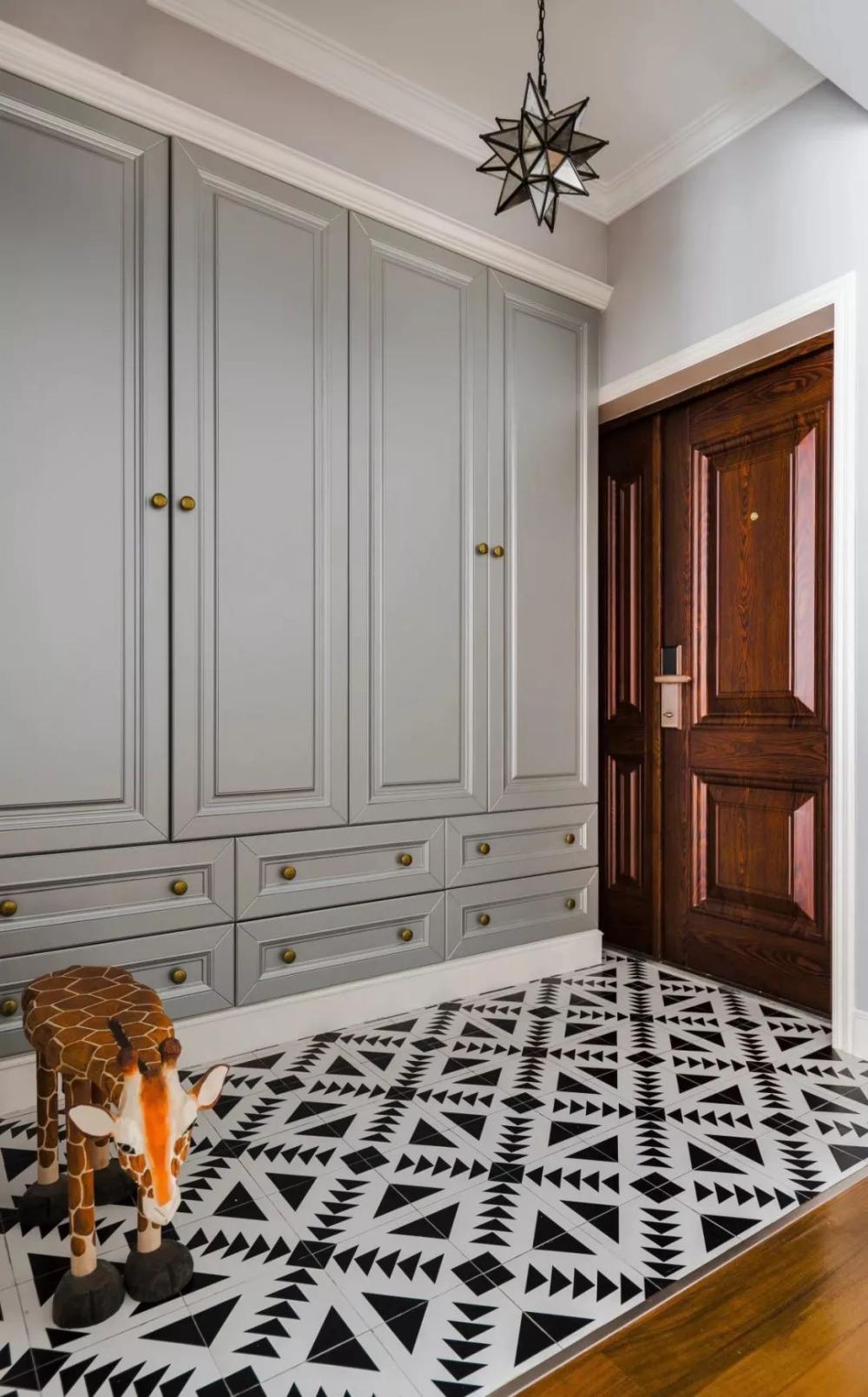 玄关铺地砖, 年轻人喜欢这样的设计方案!