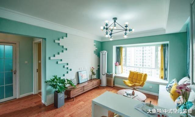 87平清新三居室, 装修将客厅地台加高50cm, 省下买沙发的钱