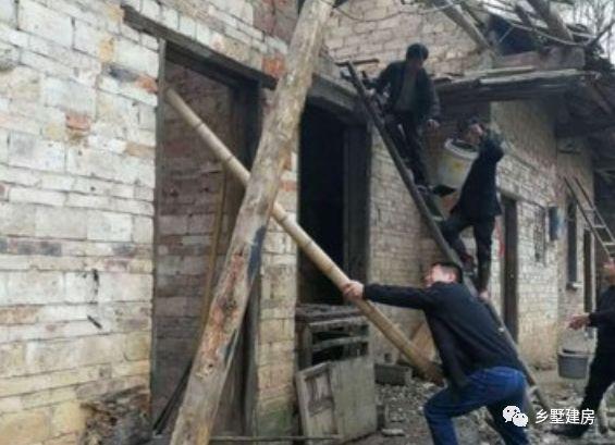 农村小伙返乡, 老宅重建别墅, 为何会招来祸端? 兄弟姐妹险些反目