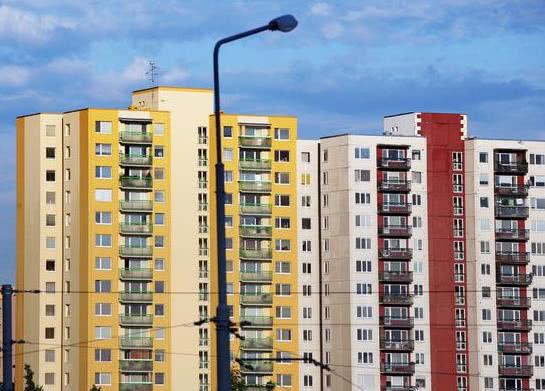 房价从11万跌到8万每平, 中介: 要想尽快卖掉, 就降到7万多