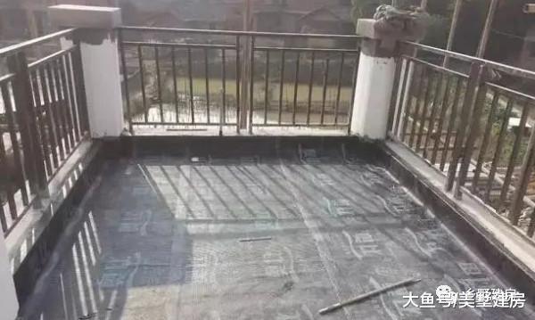 小伙负债20万回农村给父母建别墅, 邻居疑问这是孝顺还是攀比?