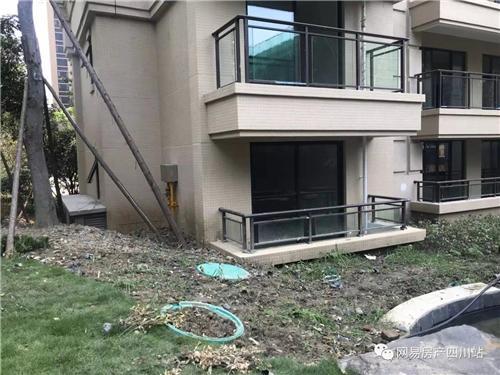 小区里的反人类设计, 就问你服不服!