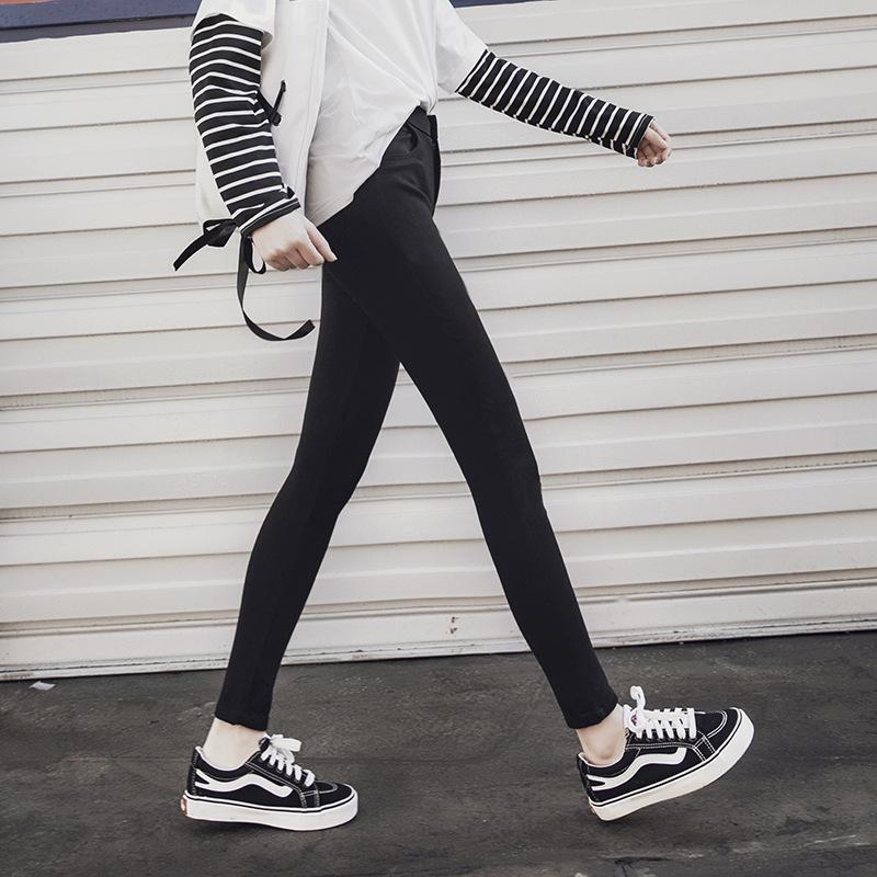 打底裤搭配小白鞋、今年超火、学到了还在等什么