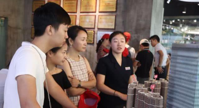 6500万套空置住房, 为何中国人还在拼命买房? 专家: 说了两字