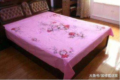 床单也具有收藏价值? 听老师傅一说, 还好我家里的还没扔