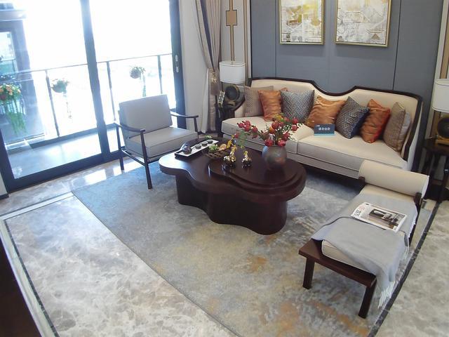 长辈创造条件让90后买得起房! 婚姻不是靠房子绑在一起的?