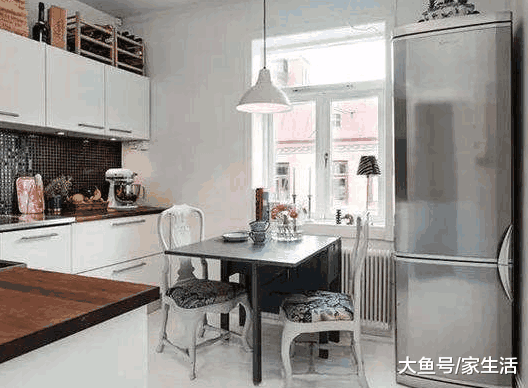 冰箱放在家里这个位置, 师傅一看就摇头, 你家财运差是有原因的