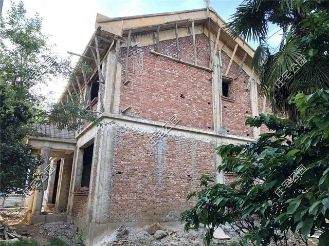 云南何先生拆掉农村中式四合院, 只为40万建欧式别墅, 可惜吗?