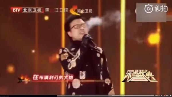 零下21℃户外表演, 汪峰一开口狂冒白烟, 网友笑疯: 自带加湿器