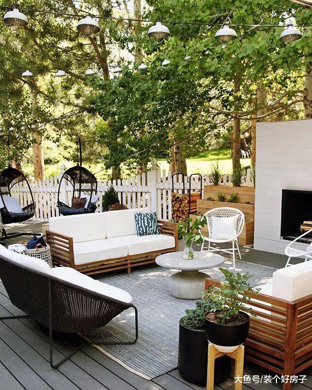 他为妻子和三个女儿, 打造了一个坐拥无敌湖景和十个房间的豪宅!