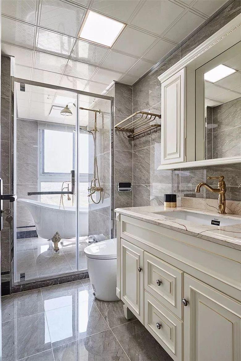 卫生间的毛巾往哪挂?