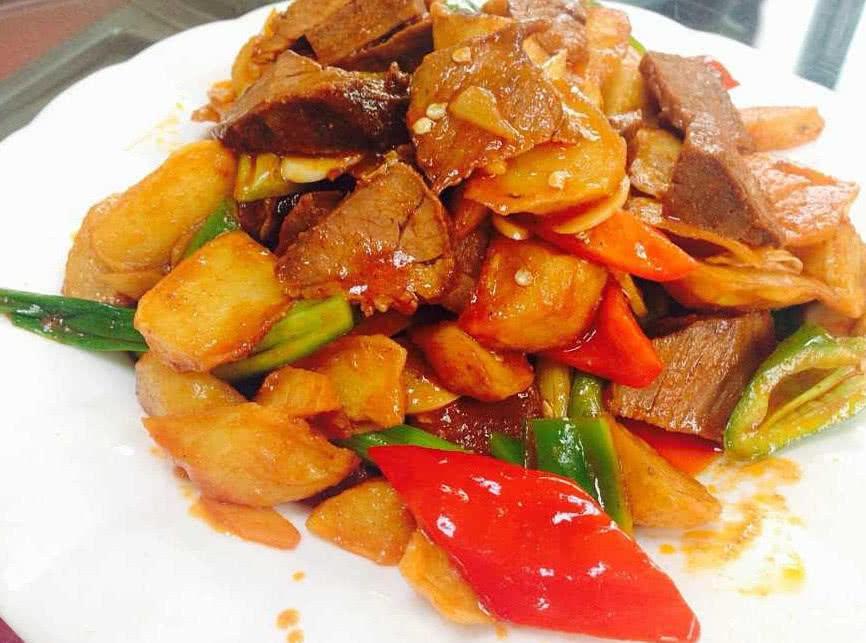 牛肉：生活不仅有诗和远方，还要美食两菜一汤，总有一道你喜欢的哦！