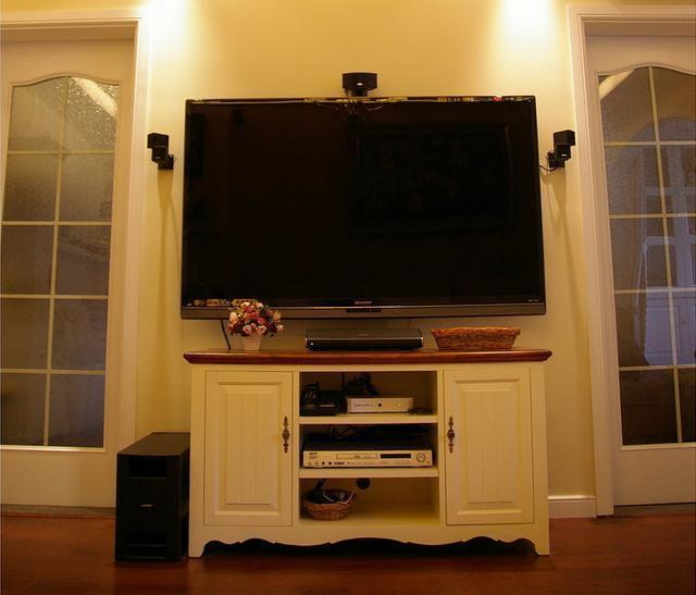 60平小家住进一家四口, 阳台榻榻米能当一间房, 日子过得有滋有味