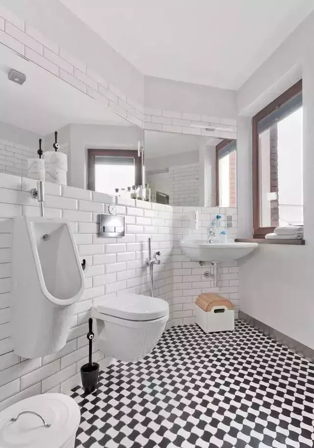 上海帅哥打造loft公寓, 这斜面设计, 小心撞到头!