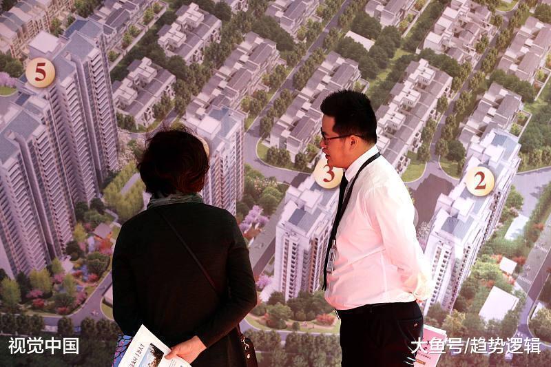 放着四线城市4套房不住, 北上广却租蜗居, 到底算不算刚需?