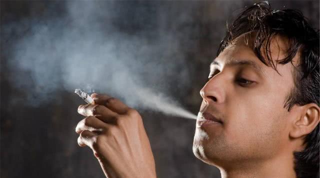 陈皮|喜欢吸烟的人， 身上若没有“2痛3黑”， 说明肺还算“安全”！