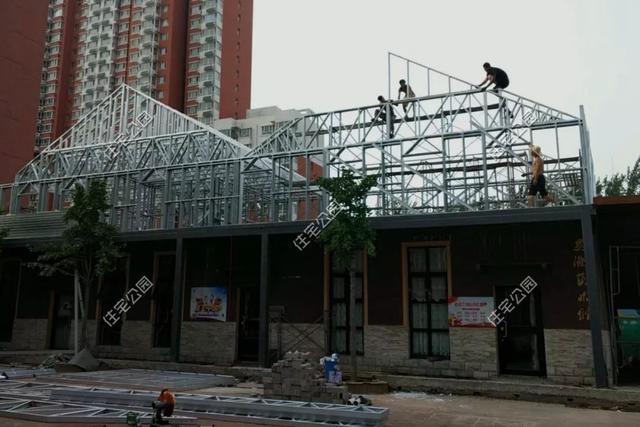 农村平房加层用轻钢, 老旧平房变现代时尚幼儿园, 前后对比太惊人