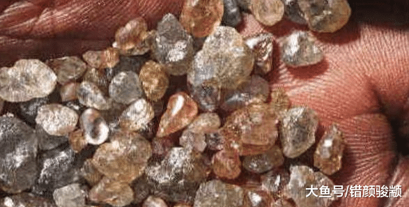 非洲人很郁闷: 为何我们的钻石又多又便宜却没人买? 游客说出答案