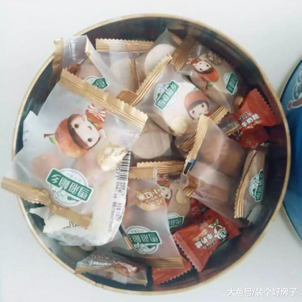 成都小夫妻打造87㎡北欧风的家, 只用两面玻璃墙, 暗厨一秒变通透!