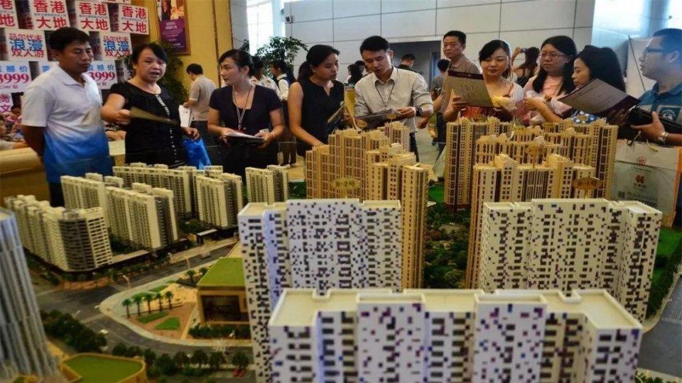 如果三四线城市的房子卖不动, 租不动了 房价会怎样?