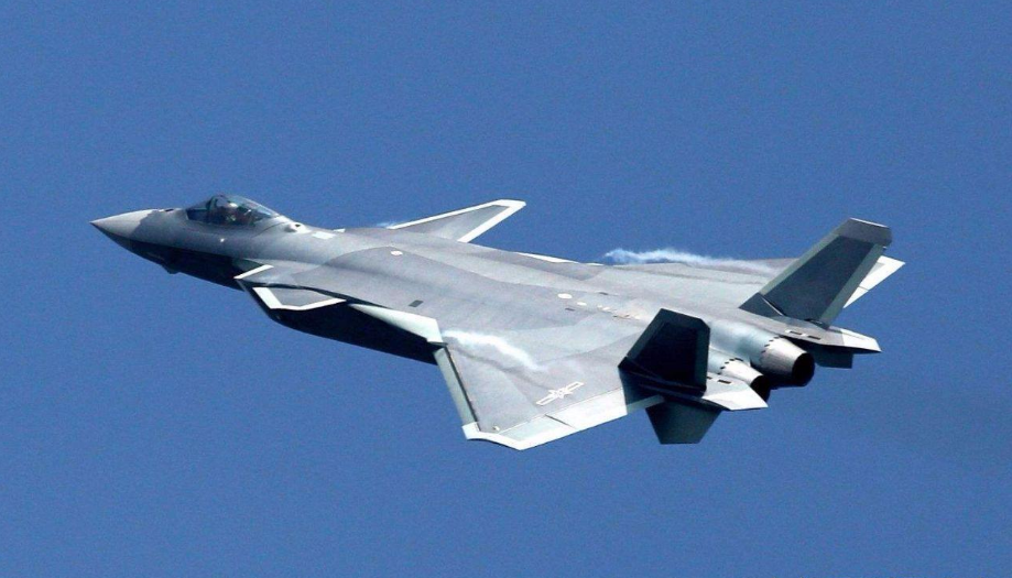 如果开足马力生产歼20战斗机, 成飞的生产线一年可以造多少架?