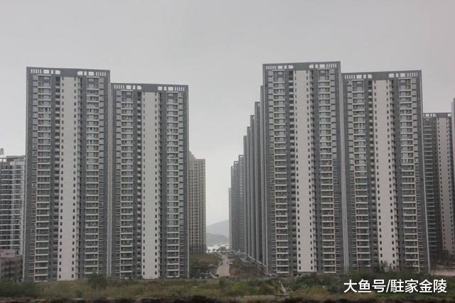 三四线城市还没买房的人, 就暂时别买了, 未来还有回落的可能