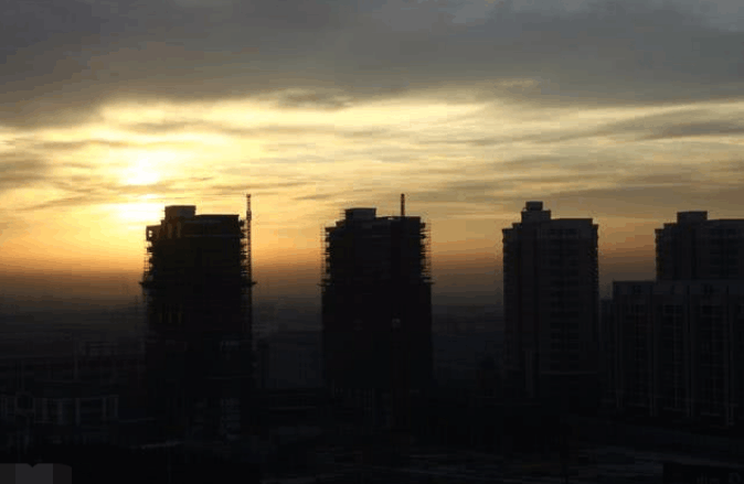 房价泡沫或要破裂, 专家坦言三四线房子没戏了, 不建议投资买