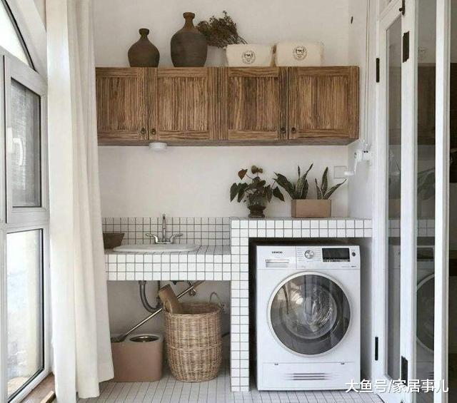 为何外国友人喜欢把洗衣机放厨房? 内行人道出实话, 懊悔知道晚了