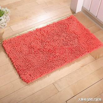 入户门垫放门内还是门外? 做保姆的婆婆都这样做, 你家呢?