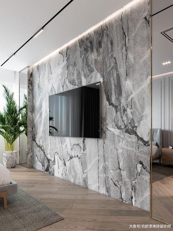 ?电视背景墙用镜面拼贴, 视觉扩大光线好! 老师傅: 第一次见这样设计