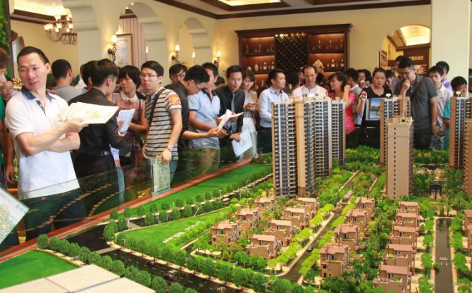 从万人抢房到无人问津, 业主挂牌四个月, 降价40万仍卖不掉