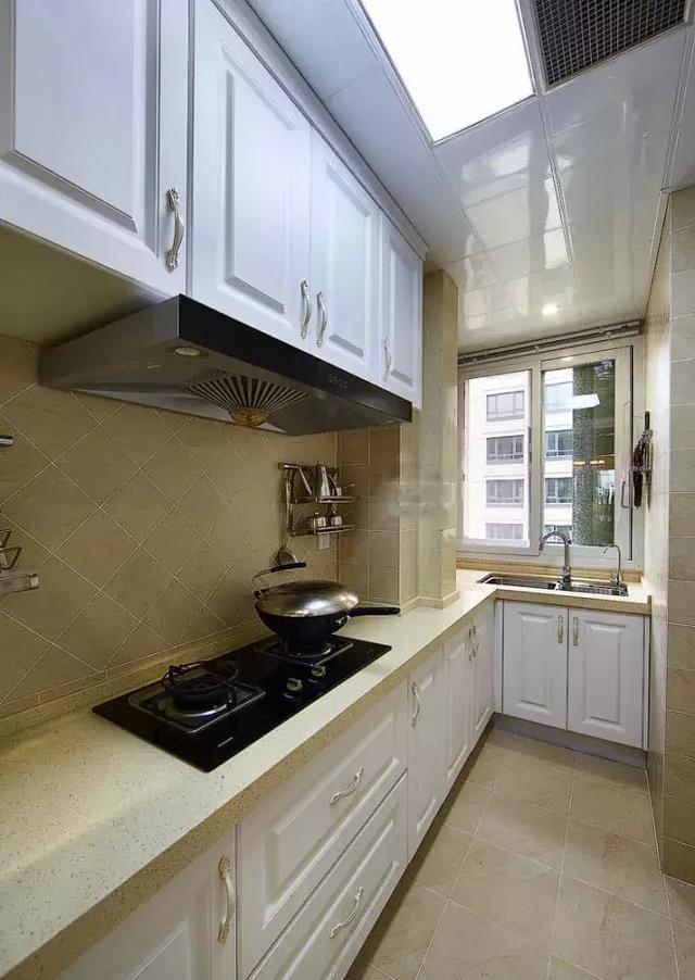 89㎡现代欧式, 书桌装在飘窗上, 大理石橱柜真上档次!