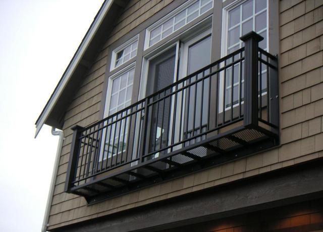 别傻了, 现在谁家阳台还装推拉窗, 如今流行这种的, 空间大! 实用