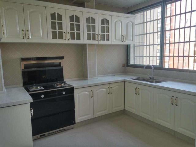 80%的主妇都反映 在没有集成灶的厨房里做饭简直是受罪