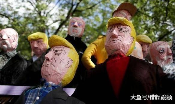 巴西放气球、泰国躺棺材, 全世界人们怎么庆新年?