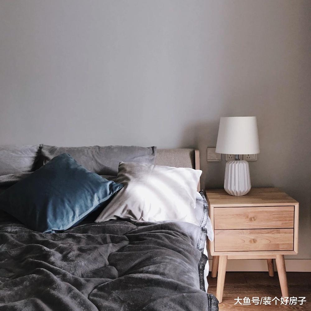 68㎡小两居, 改下桌子和墙面, 就多出一个独立餐厅!