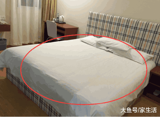夫妻睡房万万别这样放大床, 预示生活容易争吵, 懊悔没早知道