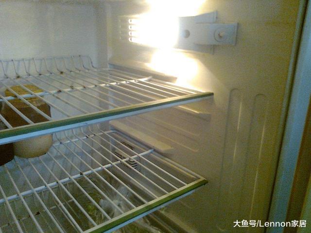 冰箱里这个按钮别忽略了, 听电工一说, 才知这样用能省一半的电费