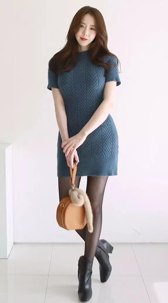 紧身连衣裙提升小姐姐的优雅气质, 还能很好的展现曼妙身材