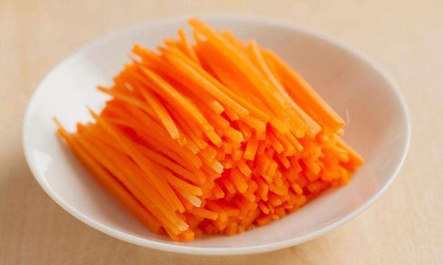 6种便宜食物拯救, 狗狗粗糙的毛发, 越吃越亮泽!