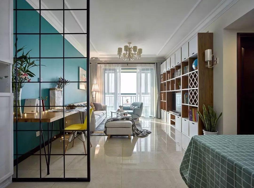 天花板不吊顶太单调, 吊顶太压抑, 那就这样做吧!